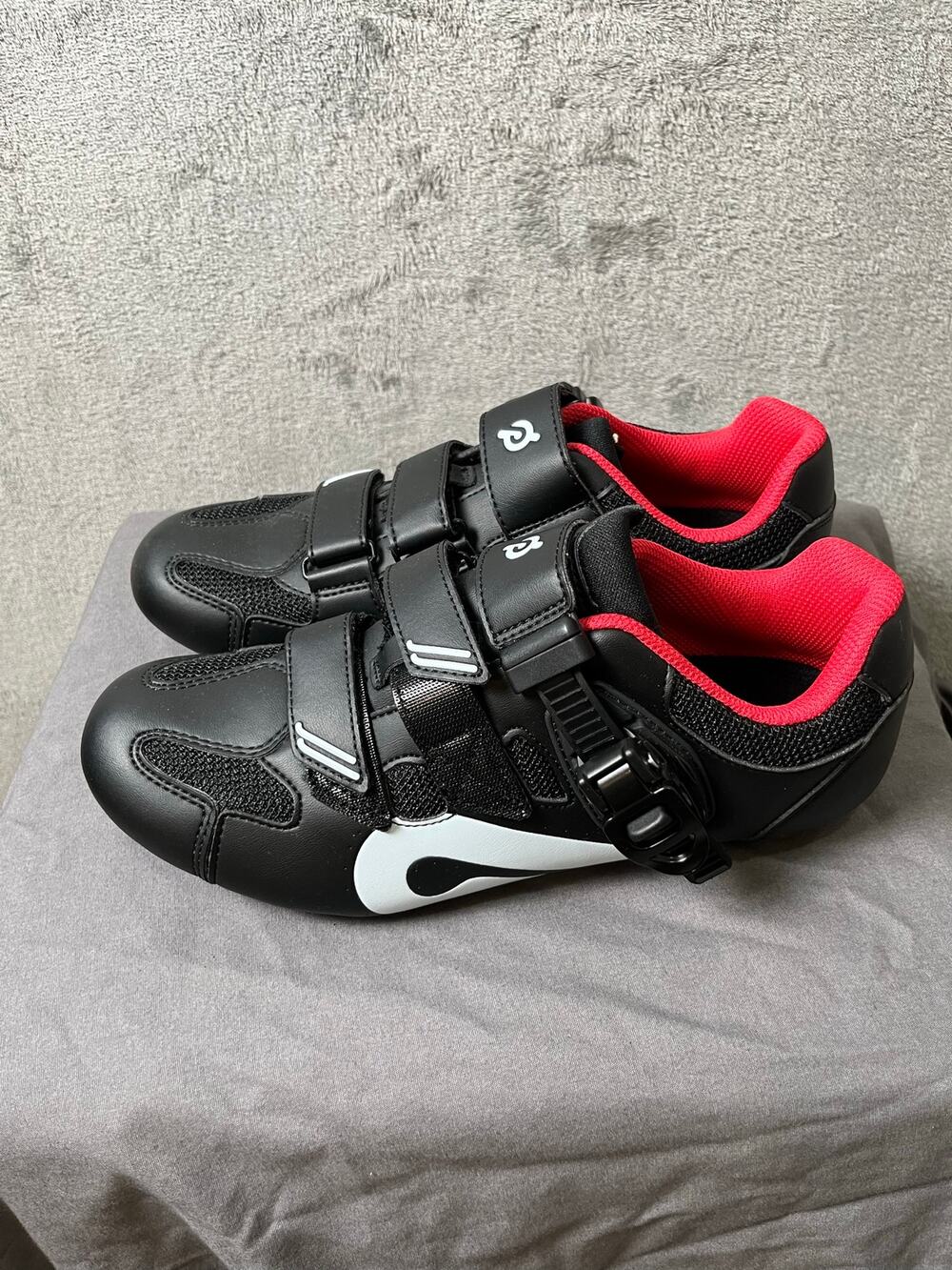 Peloton Cycling Shoes EU 40 Men's 7 Women's 9 Black Red Indoor Spin Bike Shoes